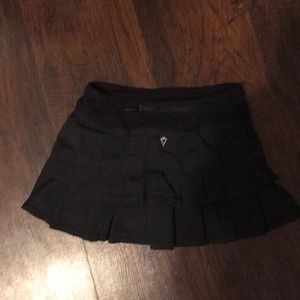 black ivivva skirt
